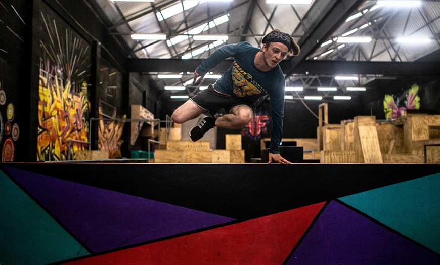 Image 3: 60 or 120-Minute Parkour Open Sessions at Fluidity Freerun Academy