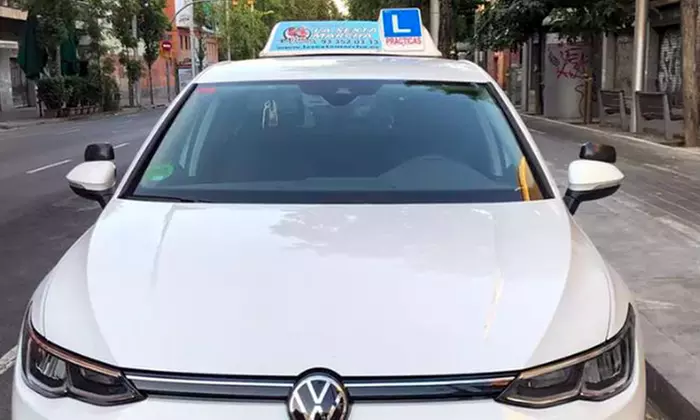 Curso teórico intensivo de conducir con 2 o 4 clases prácticas