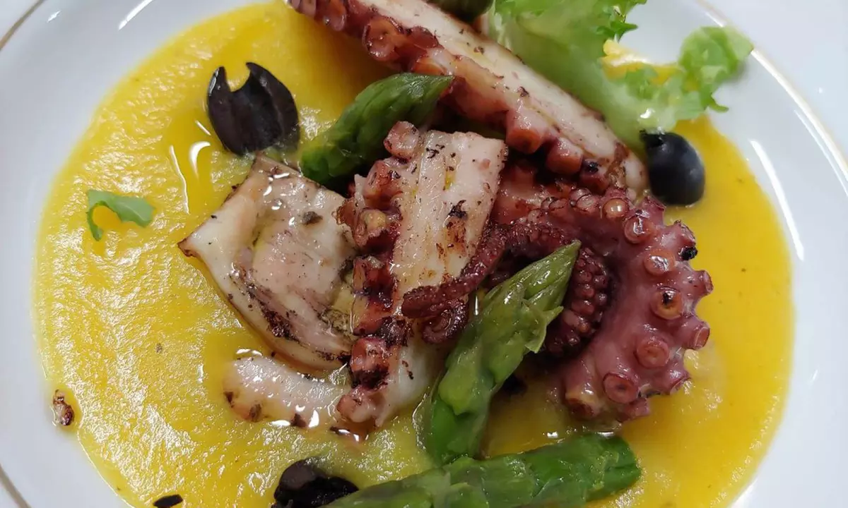 Kampanien: Doppelzimmer mit Halbpension und Spa