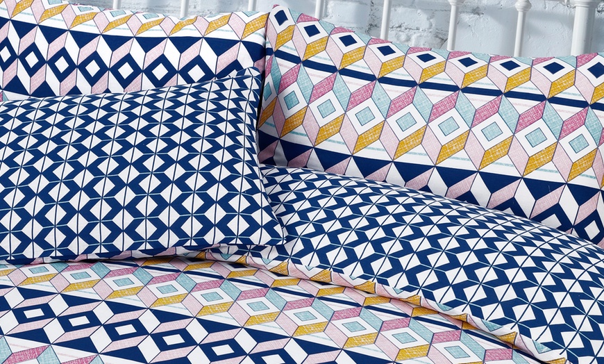 Image 14: Check Reversible Duvet Set 
