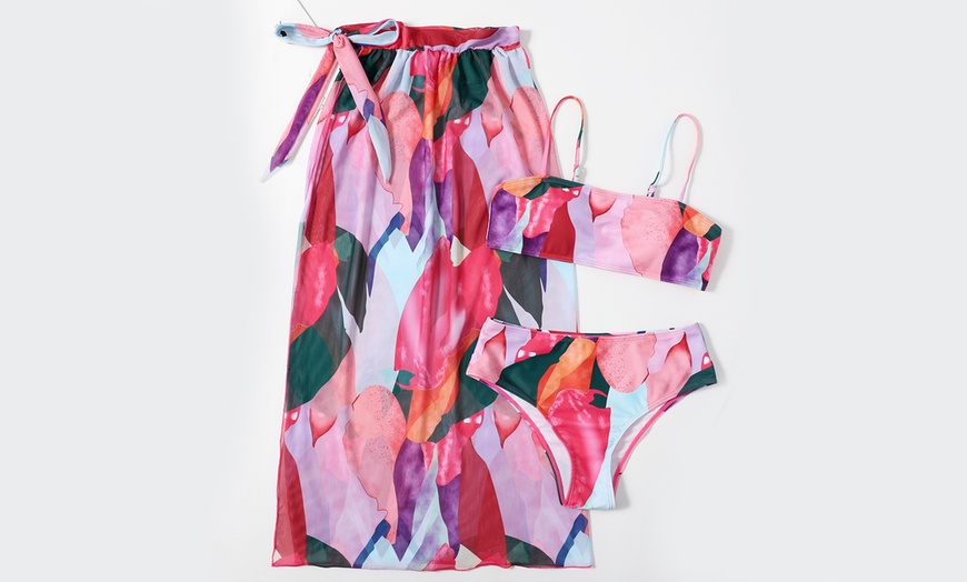 Image 8: Ensemble maillot de bain 2 pièces et jupe paréo