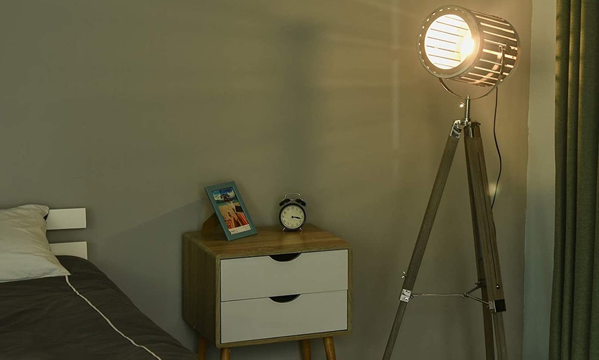 Image 6: HomCom Tripod Floor Lamp