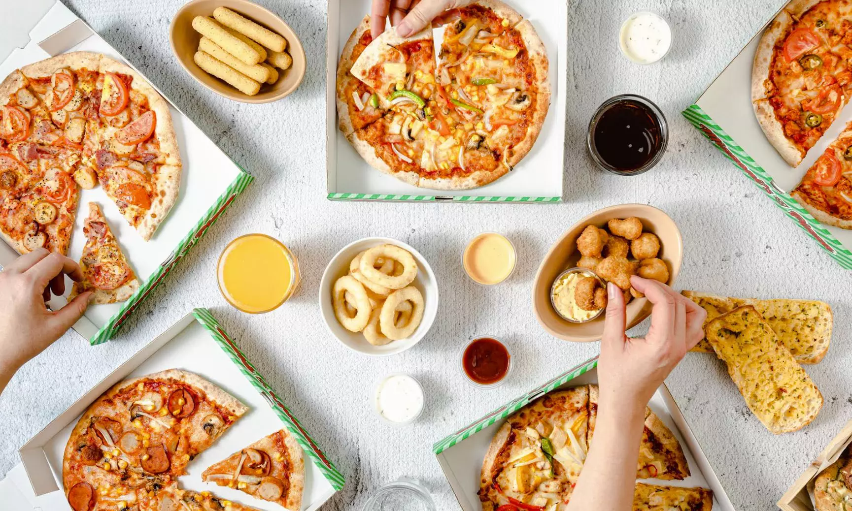 Indulge in Italy With Mouth-Watering Pizzas and Refreshing Drinks