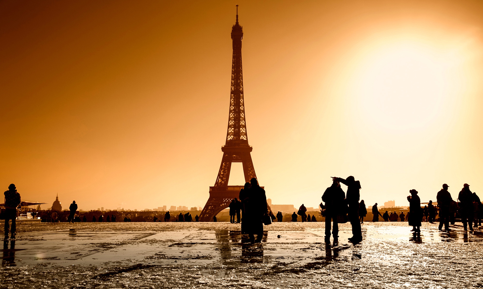 ✈ Parigi: Volo diretto più 2 o 3 notti in hotel