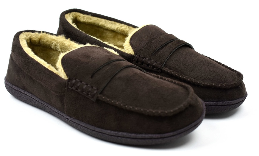 Image 8: Men's Fleece-Lined Slippers