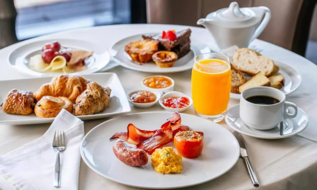 Shropshire: Stay for 2 with Breakfast, Prosecco & Spa Treatments