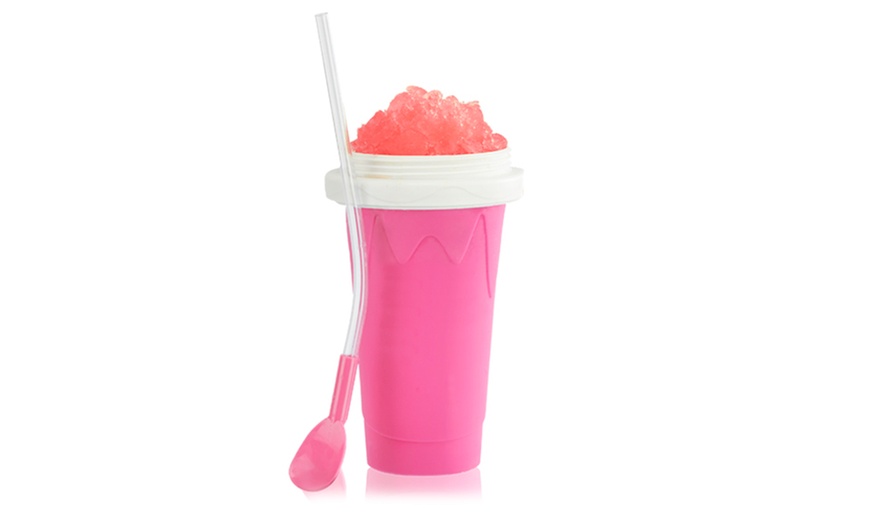 Image 7: Squeezable Slushy Cup Maker