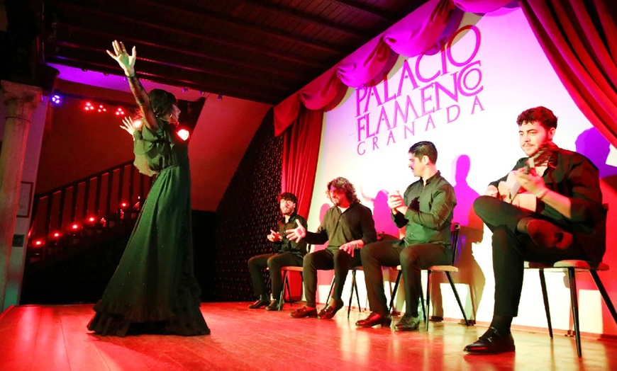 Image 1: Entrada a espectáculo flamenco para 2 o 4 en el corazón del Albaicín