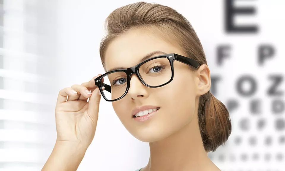 Bon de réduction à partir de 9,99 € pouvant valoir jusqu'à 200 € en magasin pour vos verres et montures - Primary Image