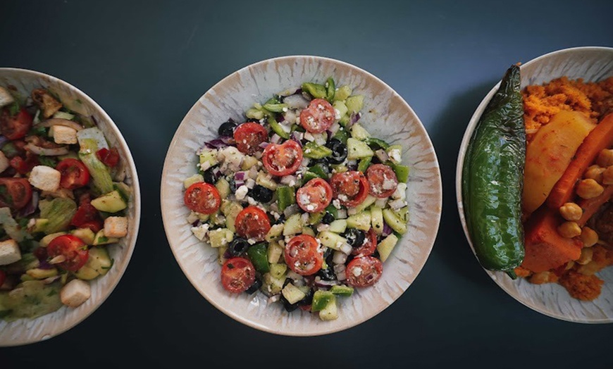 Image 9: Menú mediterráneo con entrante, principal, postre y bebida