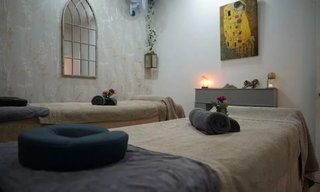 Up to 37% Off on Massage - Couples at MeTimeOff Mind And Body Care