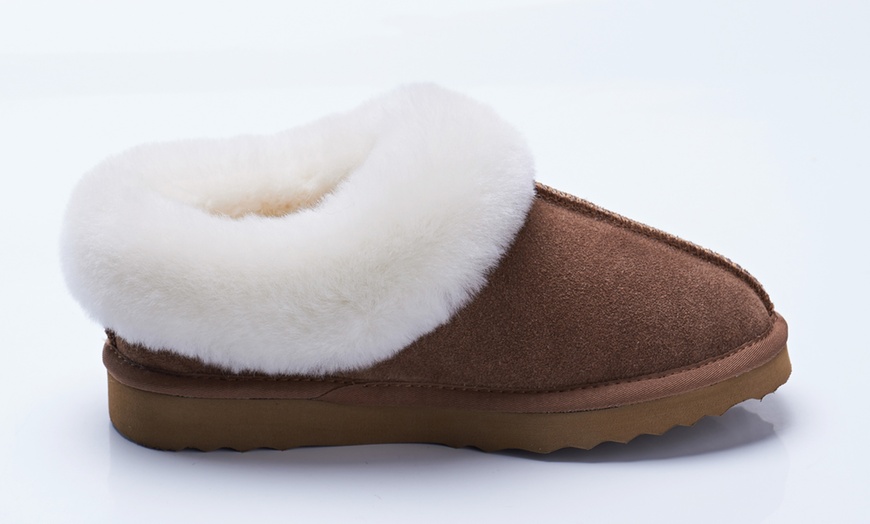 Image 7: Women's Sheepskin Slipper Boots