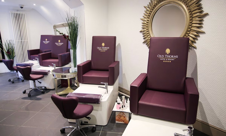 Image 24: Hampshire: 4* Superior Double or Twin Room Stay with Breakfast