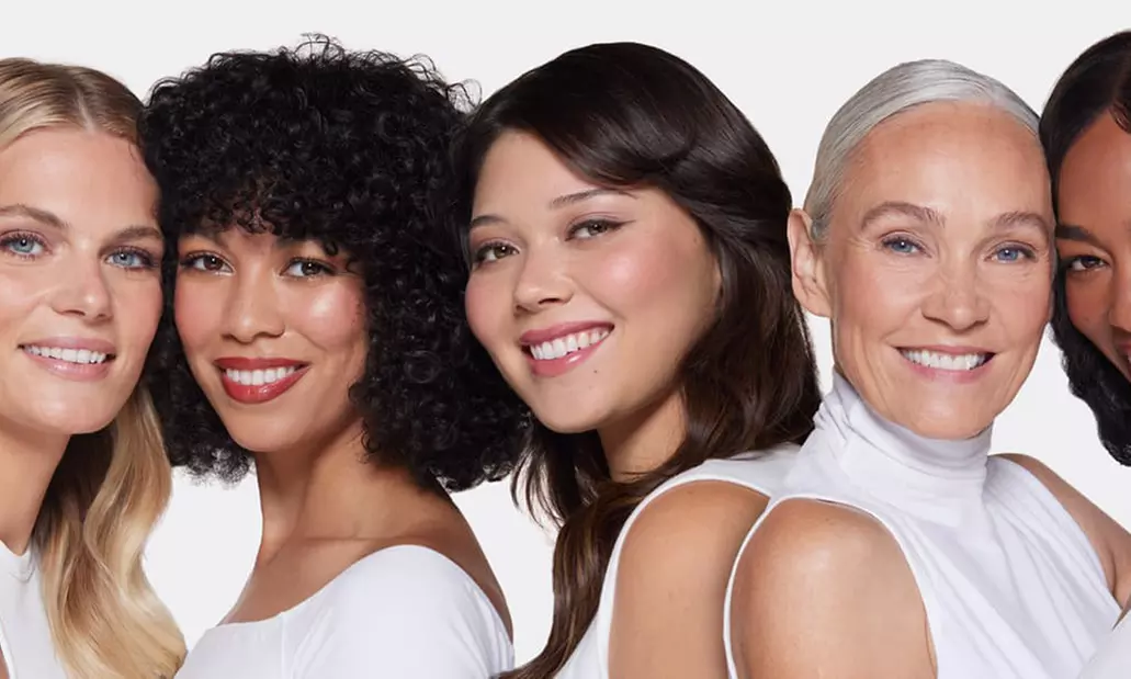 Makeover w/ Mini Coco & Vanilla Facial, Apple & Cinnamon Facial & More