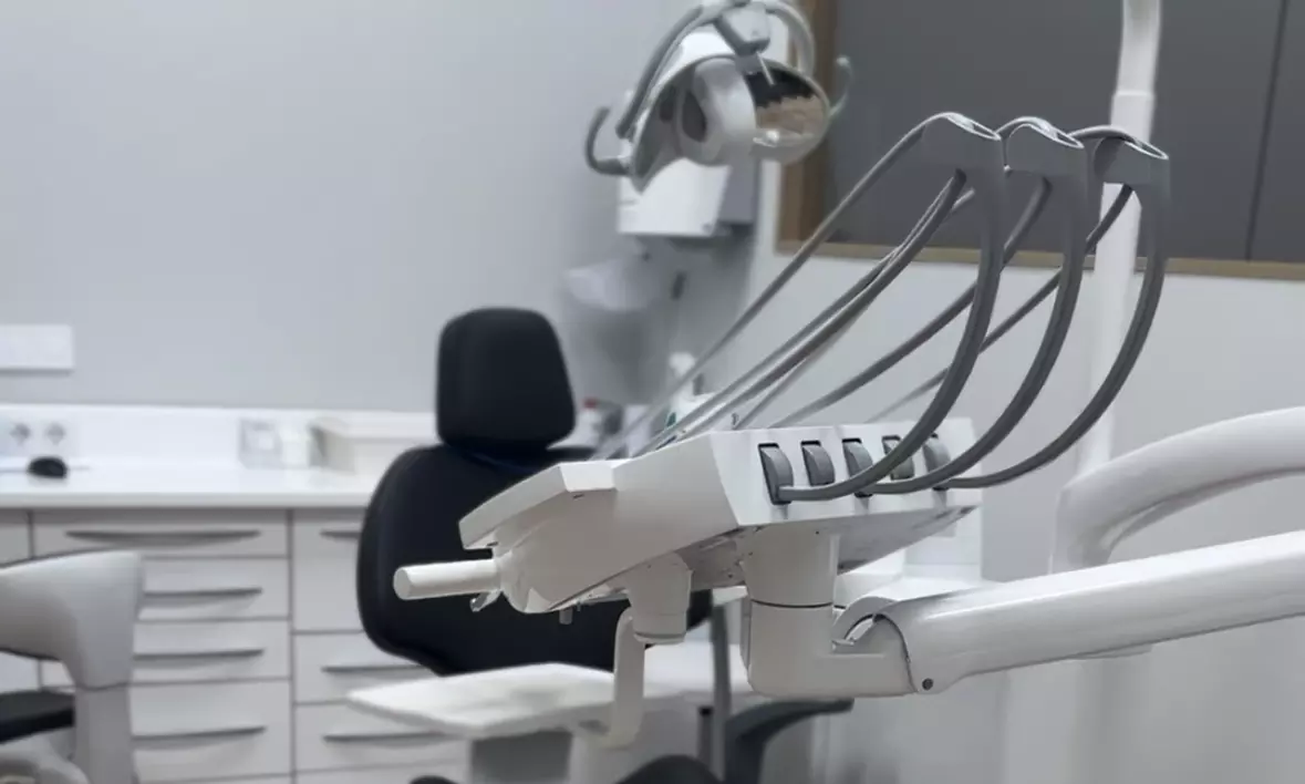 Limpieza dental y revisión con opción a TAC dental en clínica familiar