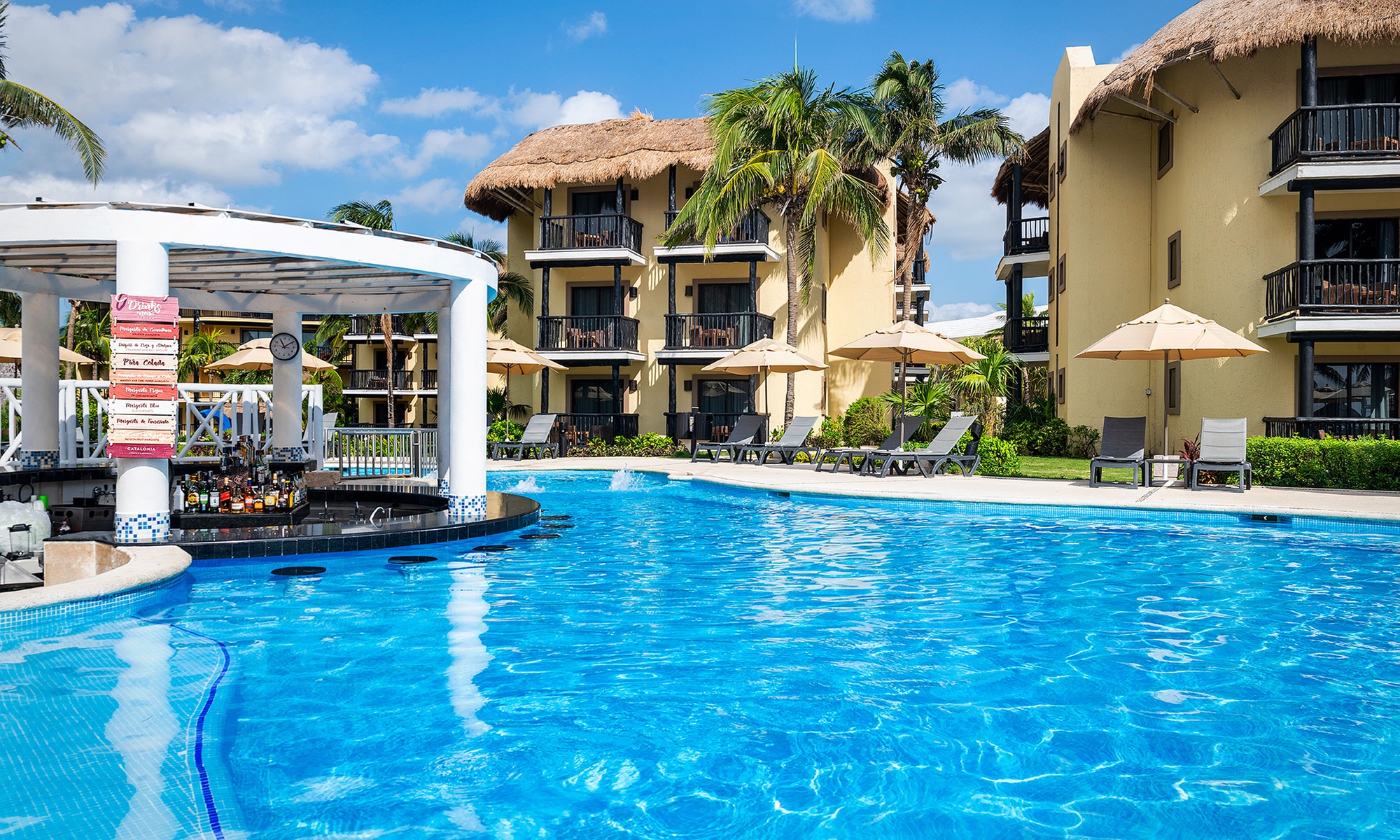 ✈3 or 5 Night All-Incl. Catalonia Riviera Maya Trip from Travel by Jen