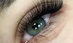 Przedłużanie rzęs 1:1 (109,99 zł) z uzupełnieniem (139,99 zł) w Centrum Urody Estetic