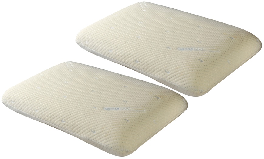 Image 4: Coolmax Memory Foam Pillow