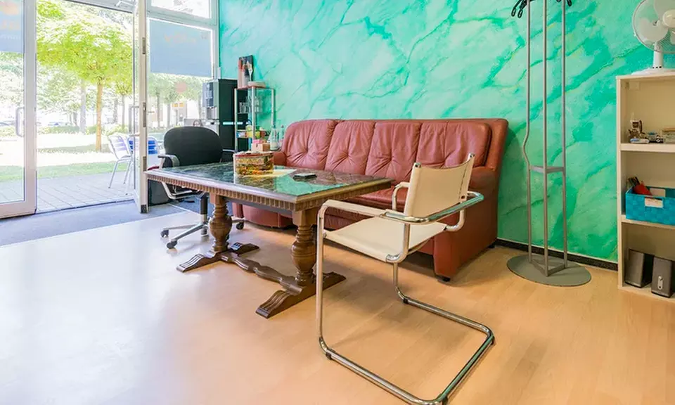 Gönn dir Entspannung: 1 od. 2 Pers.: 40 Min. Hand-oder Fußpflege im Fisch-Bad inkl. Getränk (bis zu 29% sparen)