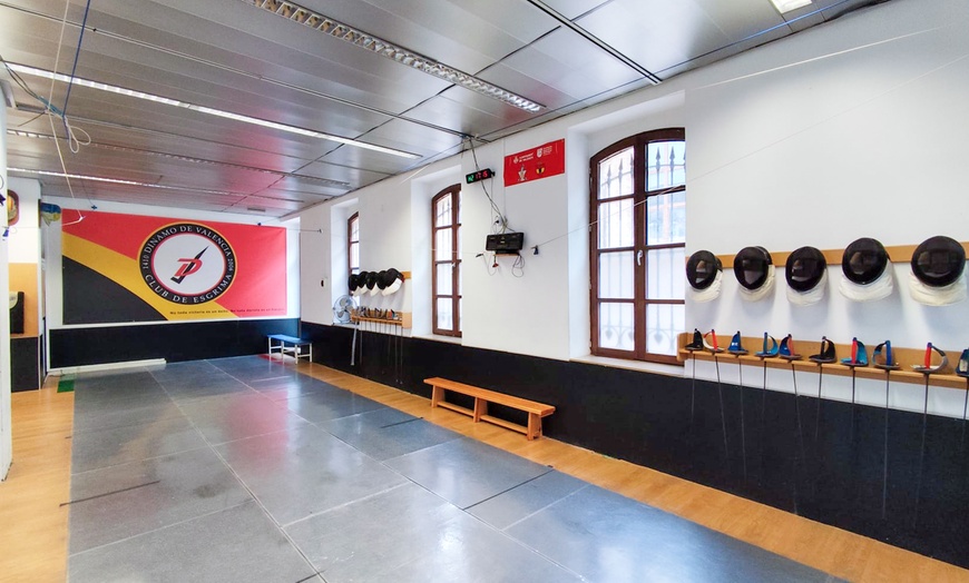 Image 5: Curso de iniciación a la esgrima, con 8 clases, para 1 o 2 personas