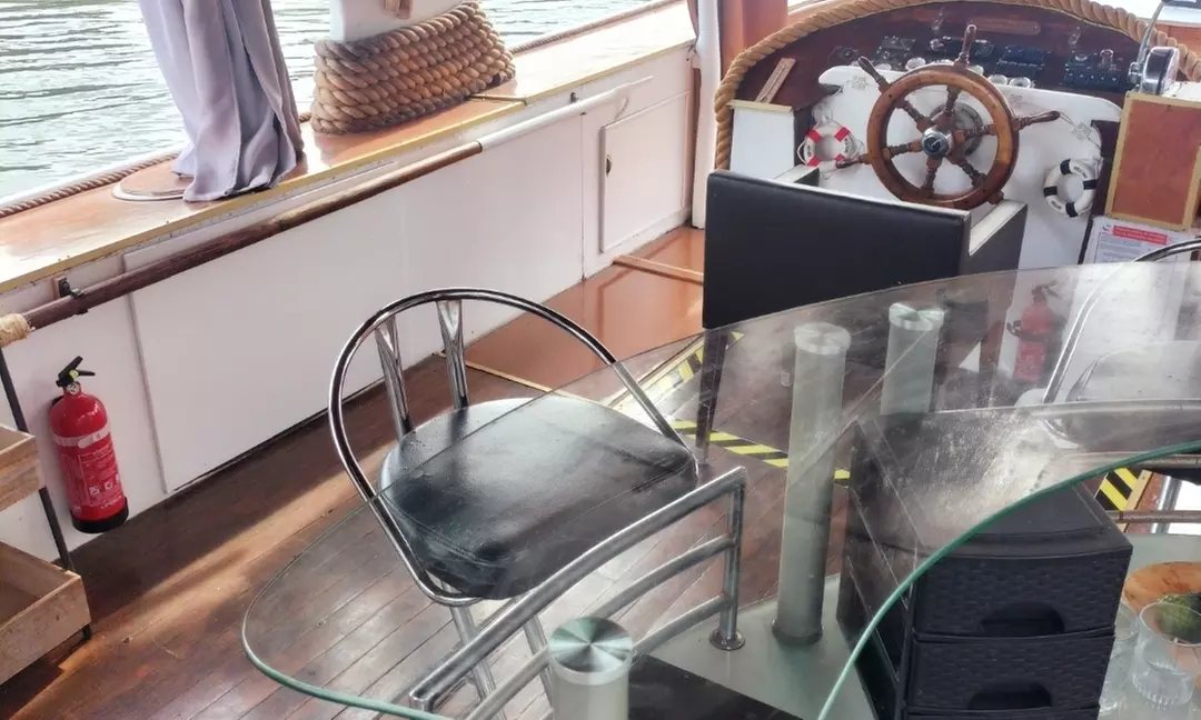 Balade en bateau sur la Seine d'1h, 2h ou 2h30 pour 2 à 6 personnes