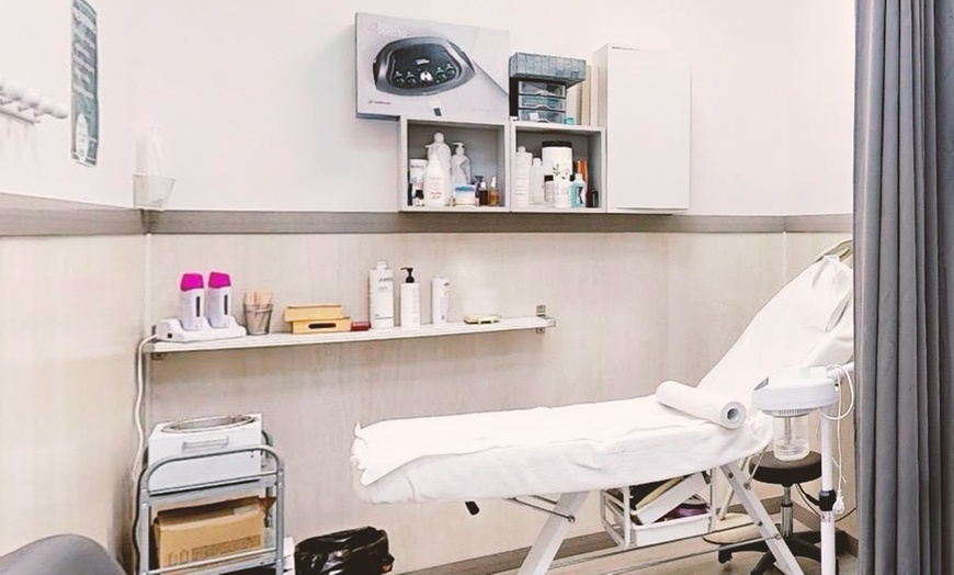 Image 10: Tratamiento con presoterapia y masaje para 1: 4 u 8 sesiones