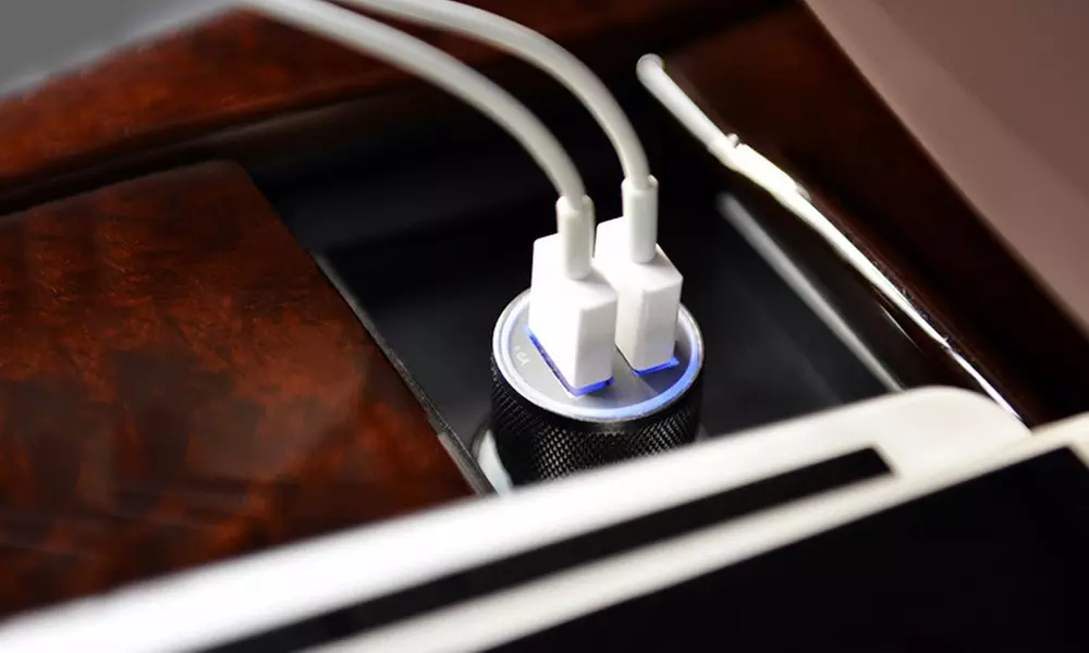 1 ou 2 chargeurs voiture à 2 ports USB - Second Medium