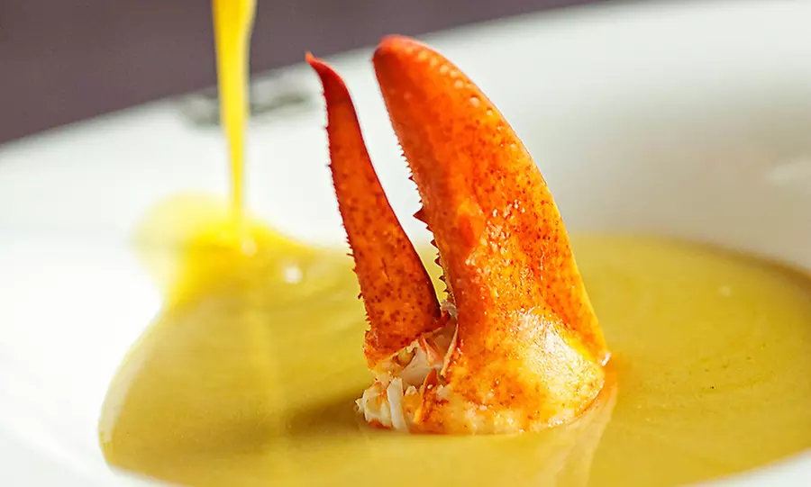 Enjoy a Steakhouse Dinner Experience for 2 or 4 with Gourmet Delights