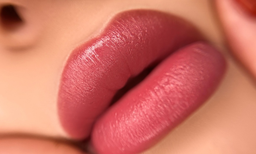 Image 1: Permanent Make-up: Wimpernkranzverdichtung o. Velvet Lips für 1 Person