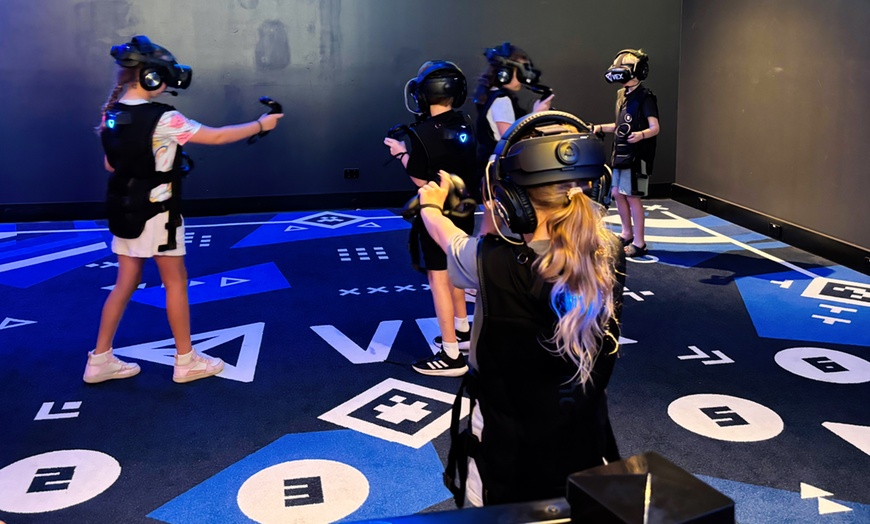 Image 4: 2, 4, 6 , or 8 Virtual Reality Games (Choice of 10, 15 or 25 Minutes)