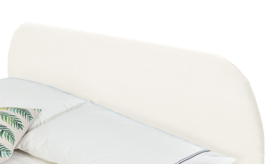 Image 4: Lit velours "Garbera" 140 x 190 cm ou 160 x 200 cm de Kocoon 