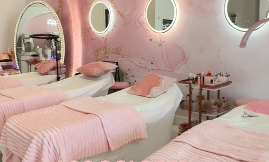 Image 4: A 45 Minute Korean Scalp Massage, Head Steaming Treatment and More