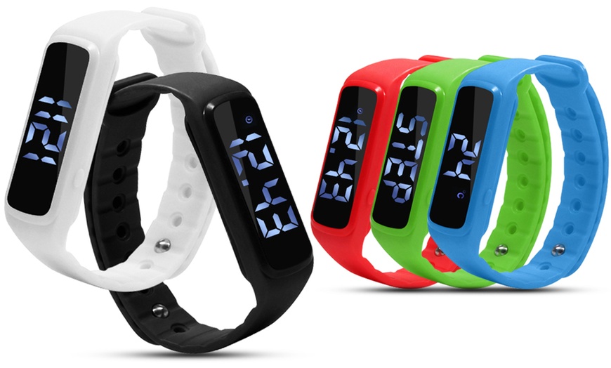 Image 9: Kids' Fitness Tracker