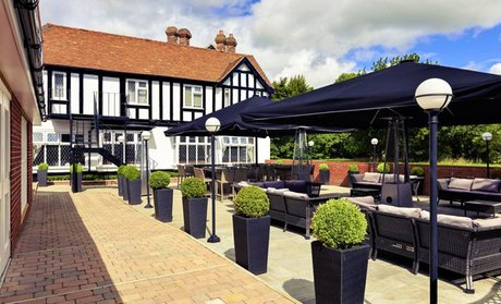 Oxfordshire: 4* Standard Room Stay with Breakfast