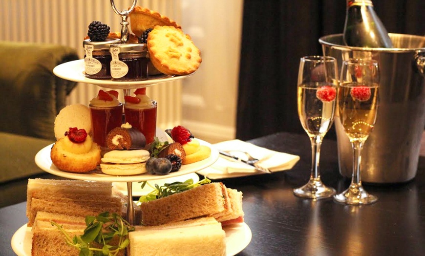 Image 2: Prosecco Afternoon Tea for Two