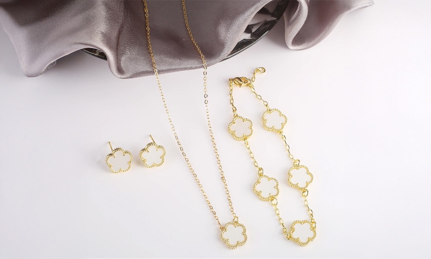 Image 14: Four-Leaf Clover Themed Jewellery Set 