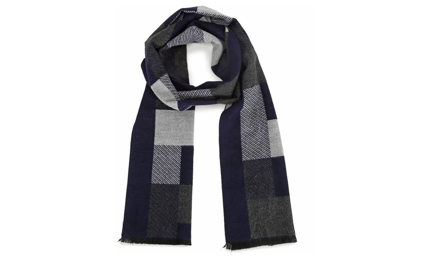 Image 13: Men's Plaid Winter Scarf Warm and Stylish Scarf