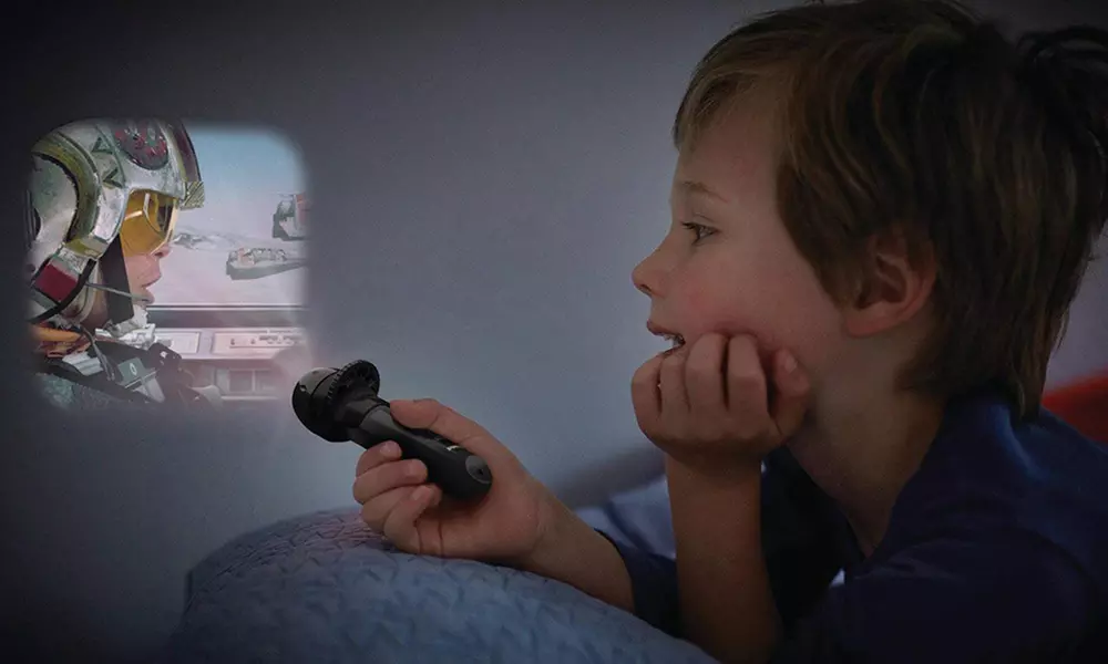 Lampe de poche et projecteur LED Disney 2 en 1 - Primary Image