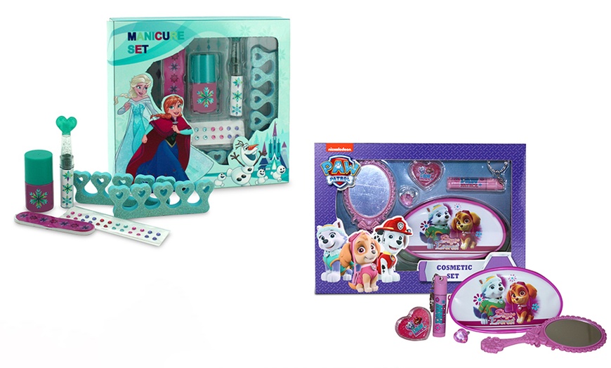 Image 1: Children's Cosmetic Set