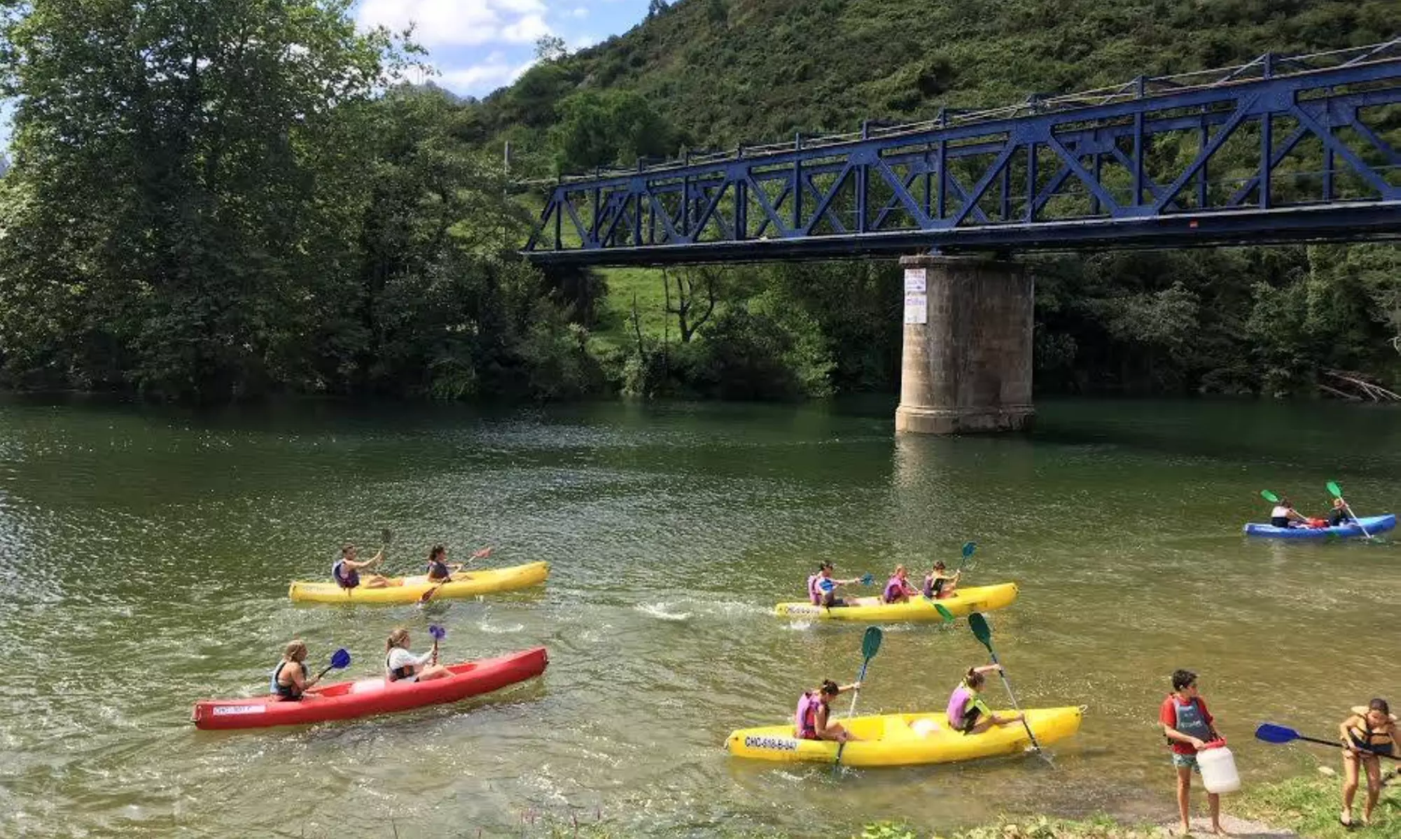 Descenso del Sella: ¡descubre la adrenalina de una aventura en canoa!