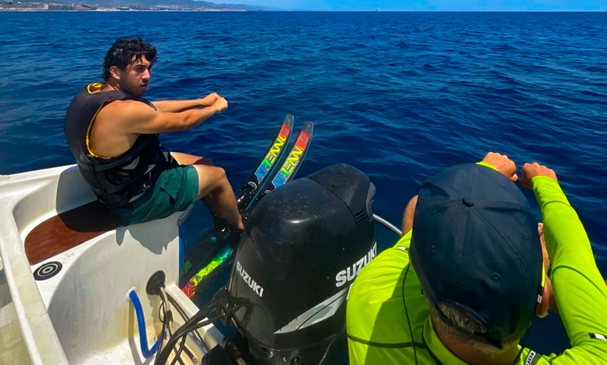 Image 7: Clase de wakeboard o esquí acuático para 1, 2, 4 o 6 personas