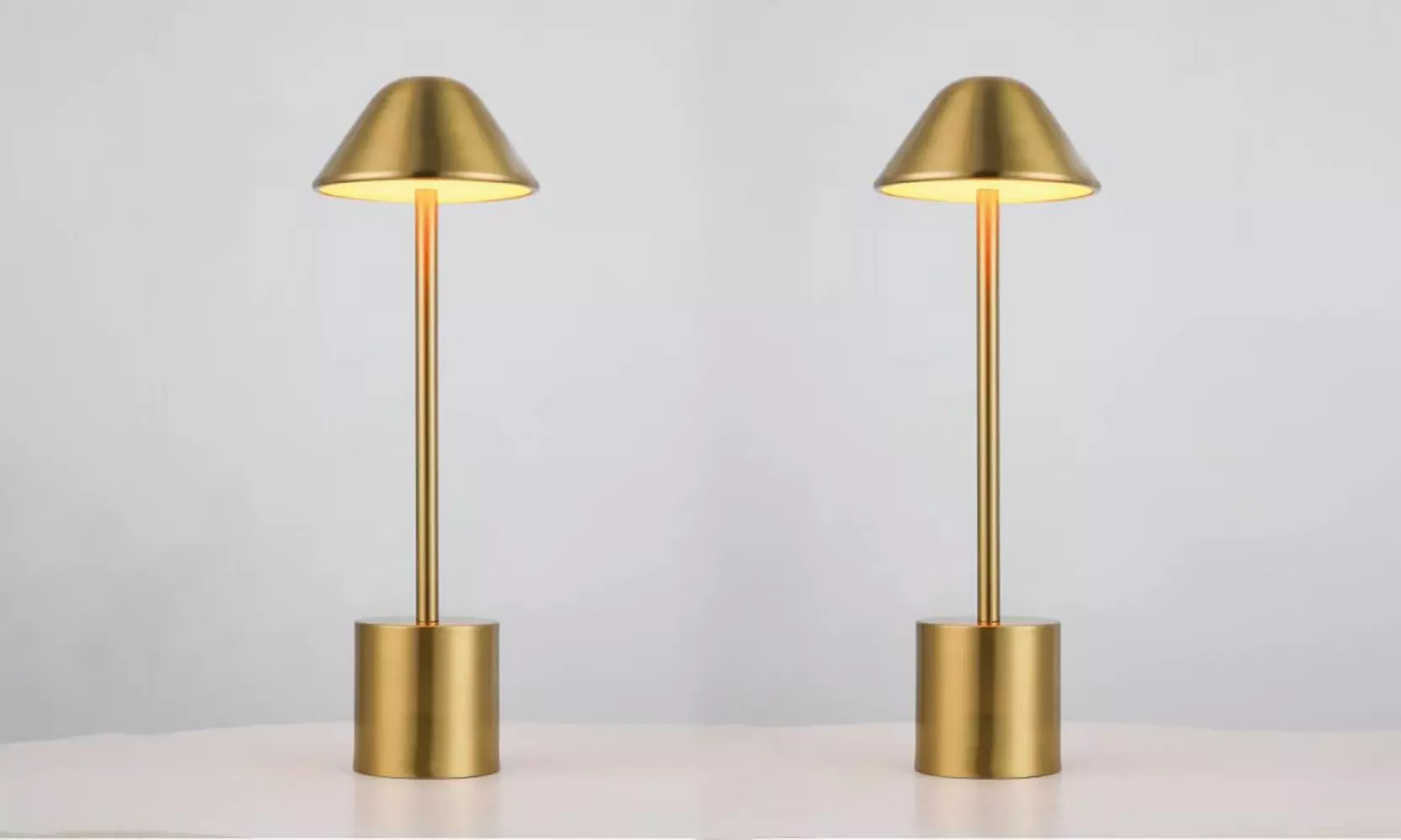 Set con 2 lampade a LED ricaricabili da scrivania Pyramidea