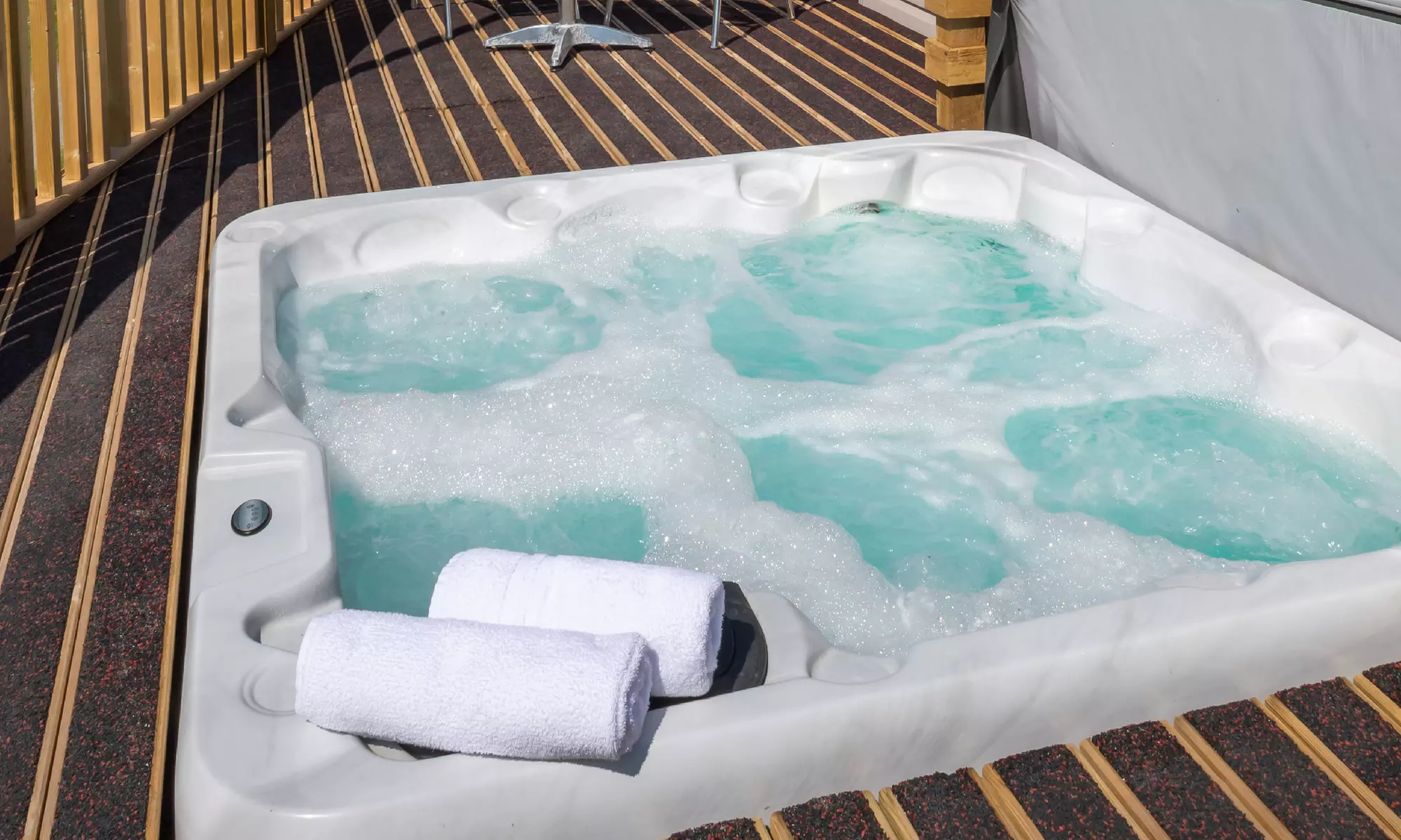 Woolacombe: Caravan Stay for 4 or 6 Adults and 2 Children