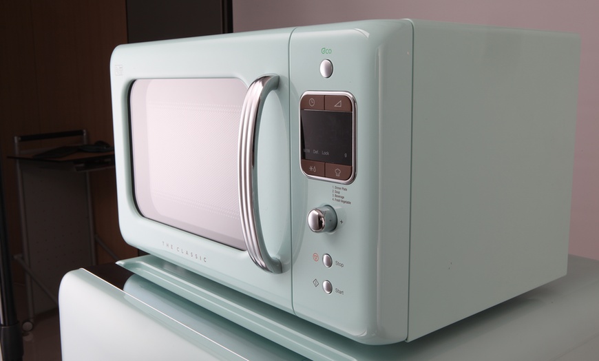 Image 2: Daewoo 800W Retro Microwave