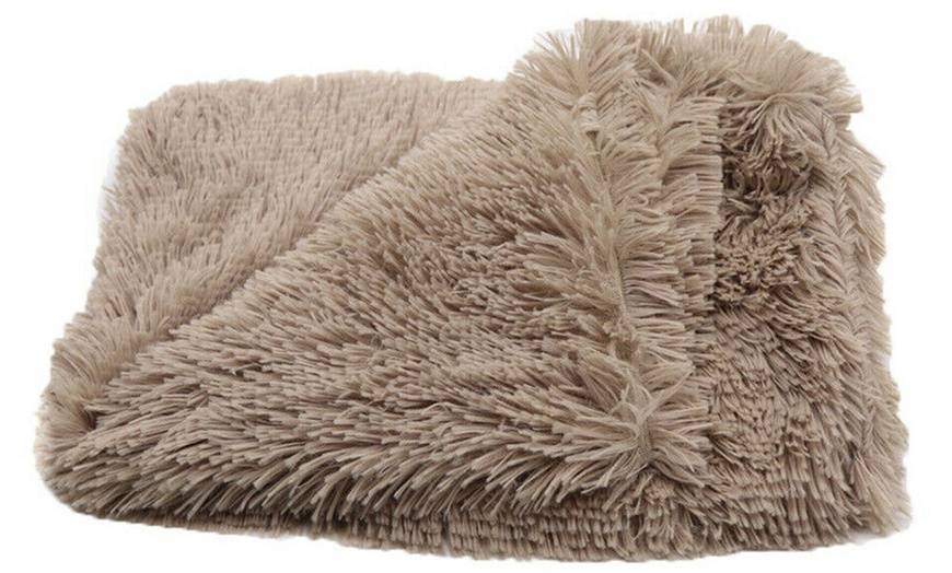 Image 6: Plush Pet Blanket