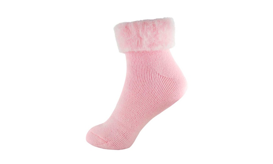 Image 3: Fur-Lined Winter Socks