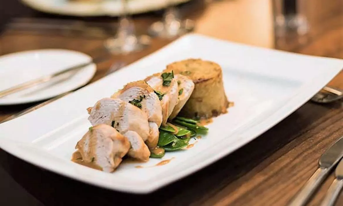 Nottinghamshire: 4* Double or Superior Room with Breakfast, and More