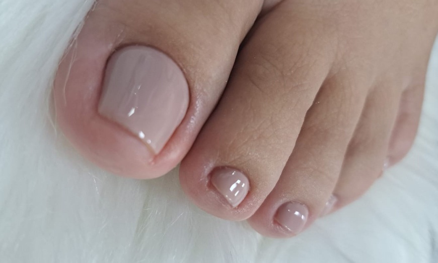 Image 12: Mimos para tus uñas: manicura y/o pedicura con esmalte semipermanente