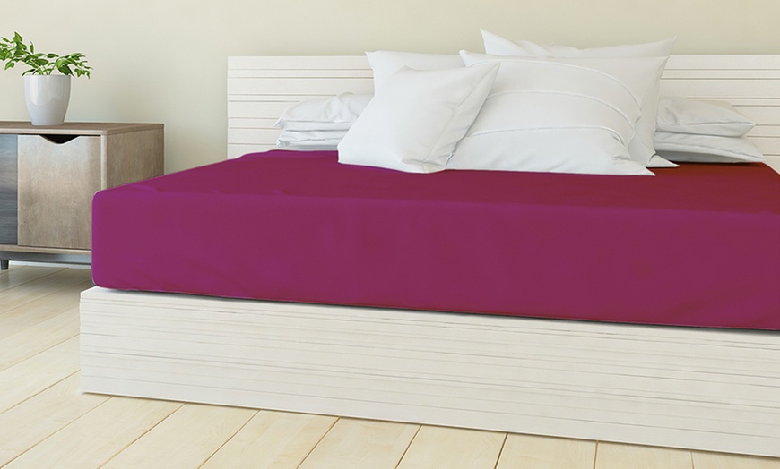 Image 11: Lenzuolo sotto con angoli in microfibra Made in Italy