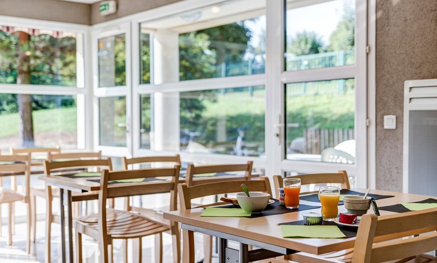 Image 5: Divonne-Les-Bains : 1 à 4 ou 7 nuits avec petit déjeuner 